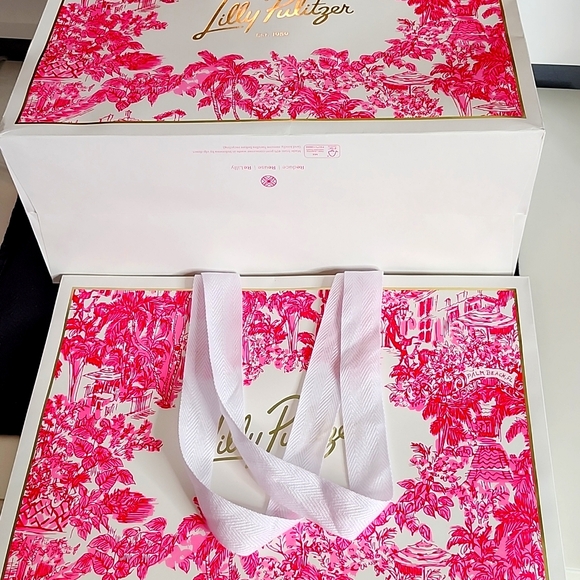 2 New Lilly Pulitzer Reusable Shopping Gift Tote Bags - Picture 5 of 6